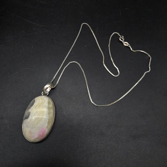 Pink Agate Sterling Silver Pendant Necklace 18 Inch Chain - Picture 10 of 11